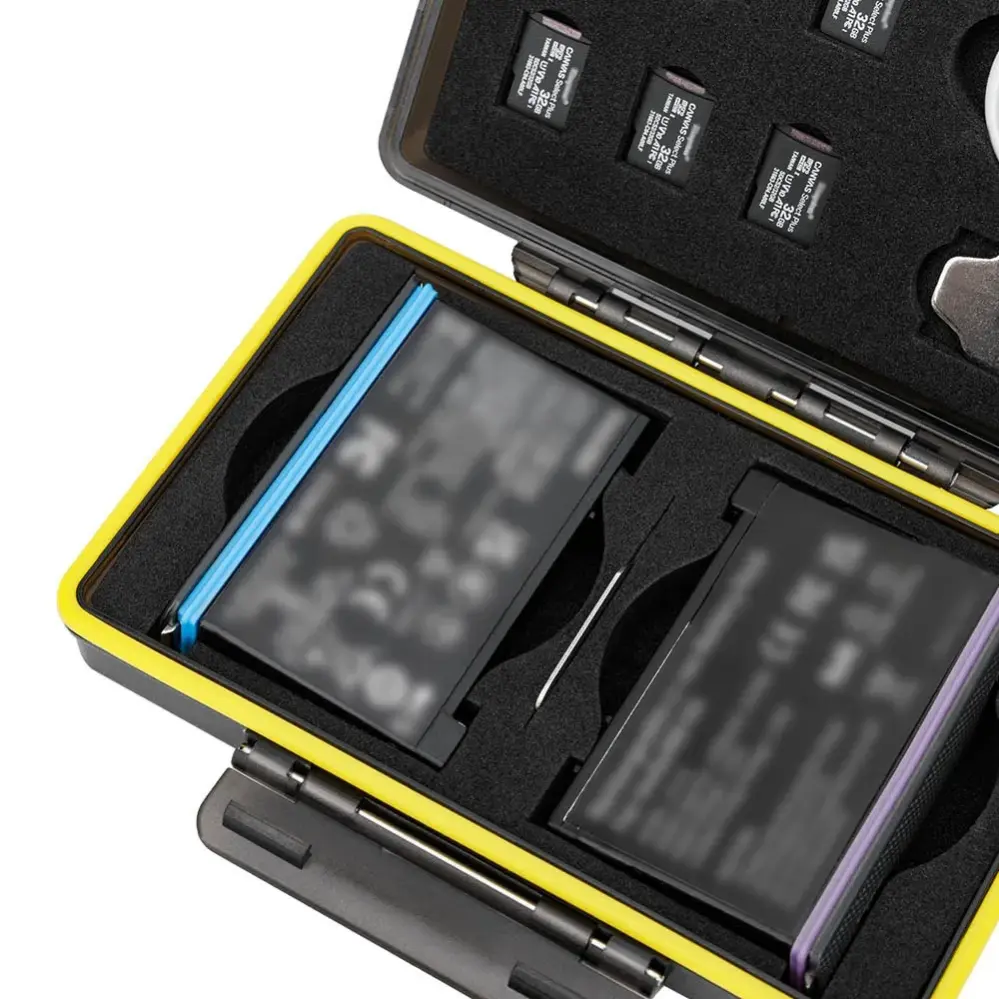 JJC Batteri- & minneskortsfodral – 2 batterier, 6 MicroSD & 1 AirTag