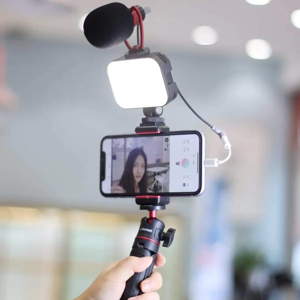VIJIM VL100C Pocket videolys med 100 LED til kamera og mobil