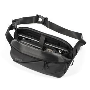 Vattent&aring;lig Axelv&auml;ska med axelrem f&ouml;r dr&ouml;nare & kamera