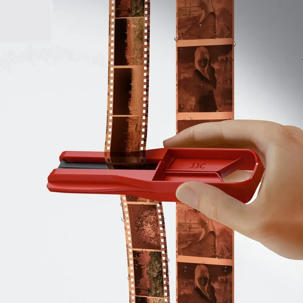 JJC FS-1 filmskraber til 135- og 120-film med silikonelister