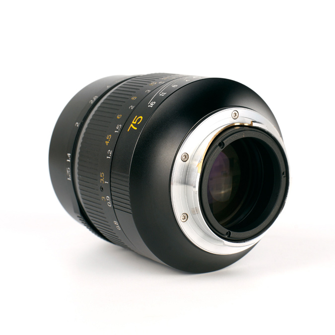 7artisans-75mm-f125-objektiivi-leica-m-kameroille