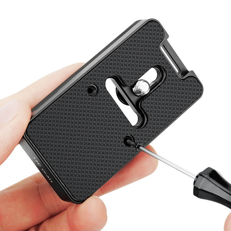 JJC CP-AT1 Snabbplatta med fack för AirTag Arca Swiss