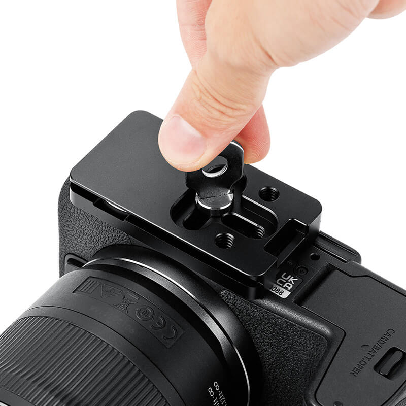 JJC CP-AT1 Snabbplatta med fack för AirTag Arca Swiss