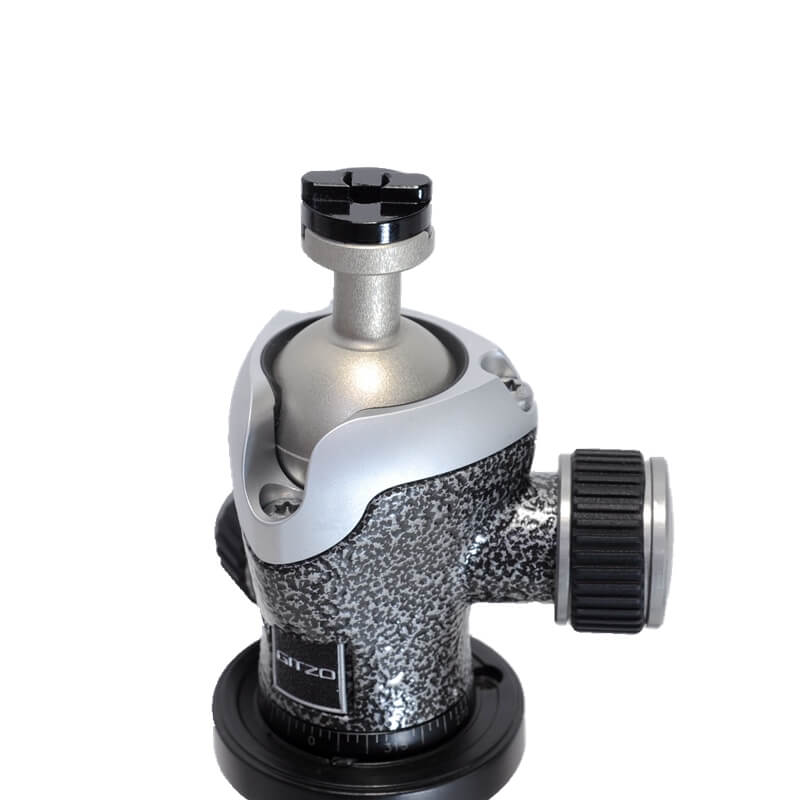 Adapter som anpassar Arca Swiss fäste till Manfrotto kulleder