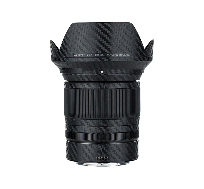 Kiwifotos Skin för Nikon Nikkor Z 24-70mm f/4 S - Svart kolfiberfilm
